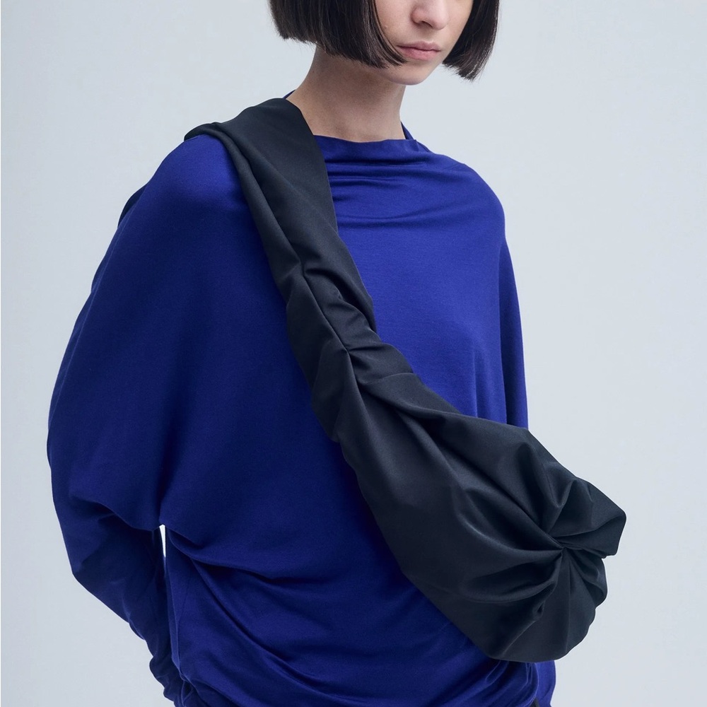 Issey Miyake Coiling bag black